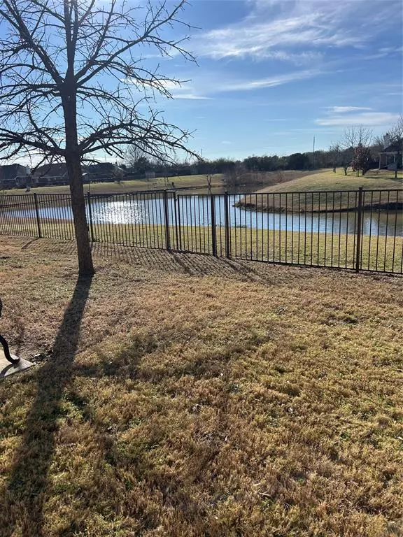 2613 Wandering Oak Drive, Corinth, TX 76208