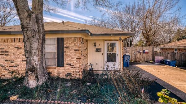 Grapevine, TX 76051,221 W Peach Street