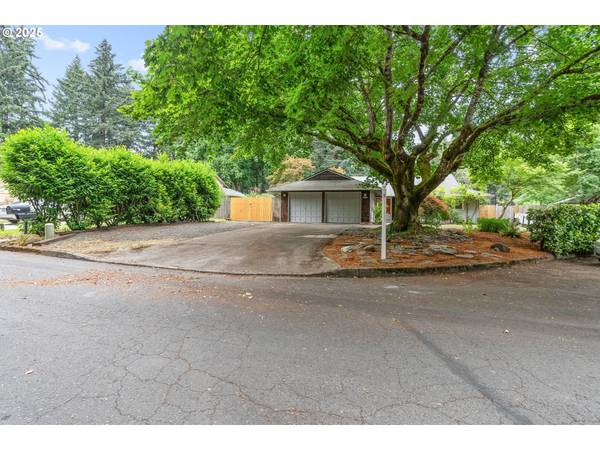 18572 LONGFELLOW AVE, Lake Oswego, OR 97035