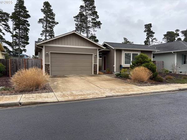 4040 NANDINA DR, Florence, OR 97439