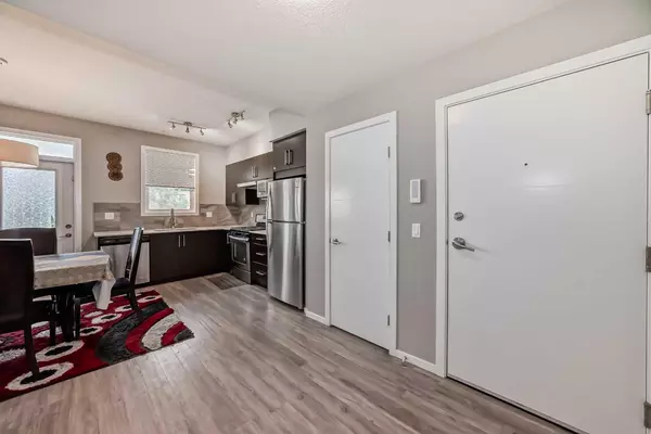 Calgary, AB T3N 1M5,515 Redstone Walk NE #202