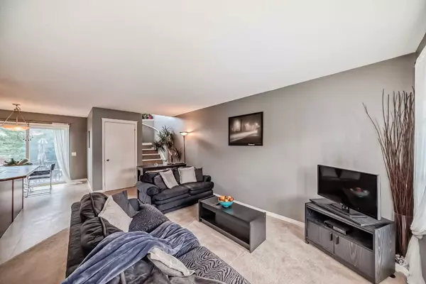 Calgary, AB T3L 3C8,433 Tuscany DR NW