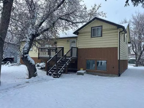 412 2 AVE NE, Airdrie, AB T4B1R5