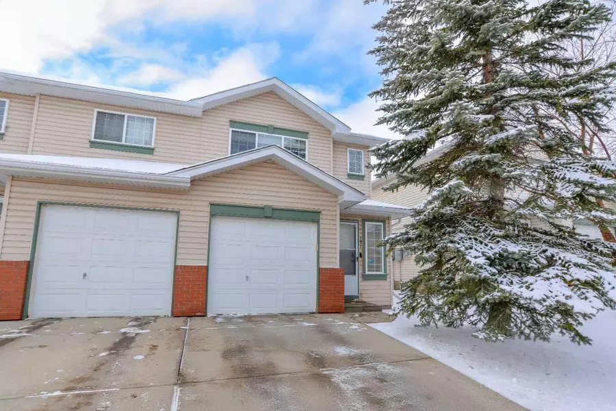 131 Country Hills Villas Northwest, Calgary, AB T3K 4S8