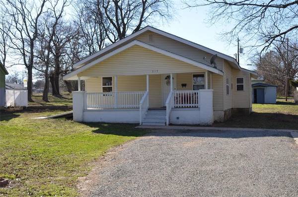 317 S 2nd Street, Okemah, OK 74859