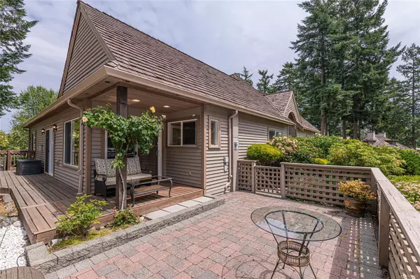 Saanich, BC V8Y 3H6,5300 Mynabird Lane