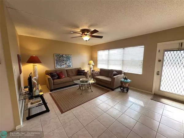 Deerfield Beach, FL 33442,3033 Cambridge B  #3033