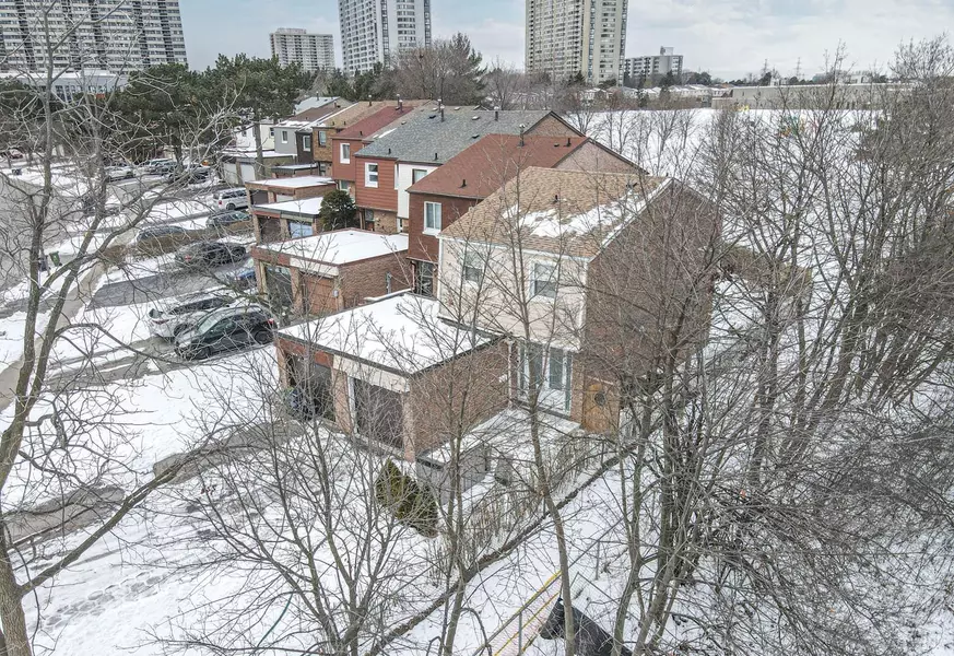 46 L'Amoreaux DR, Toronto E05, ON M1W 2L9