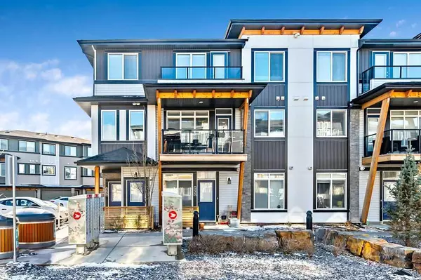 Calgary, AB T3J 0Y3,237 Savanna WALK NE