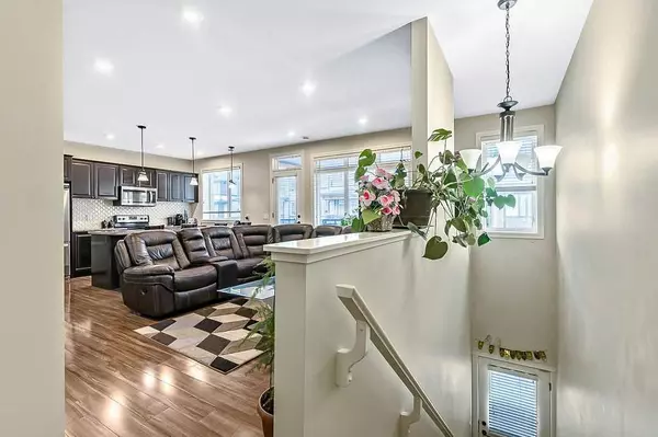 Calgary, AB T3J 0Y3,237 Savanna WALK Northeast