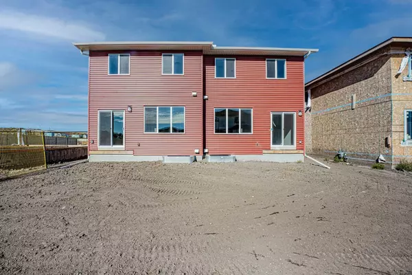 Airdrie, AB T4B 5K3,954 Bayview Rise SW