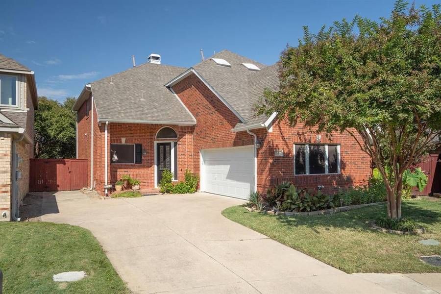 215 Edgestone Drive, Irving, TX 75063