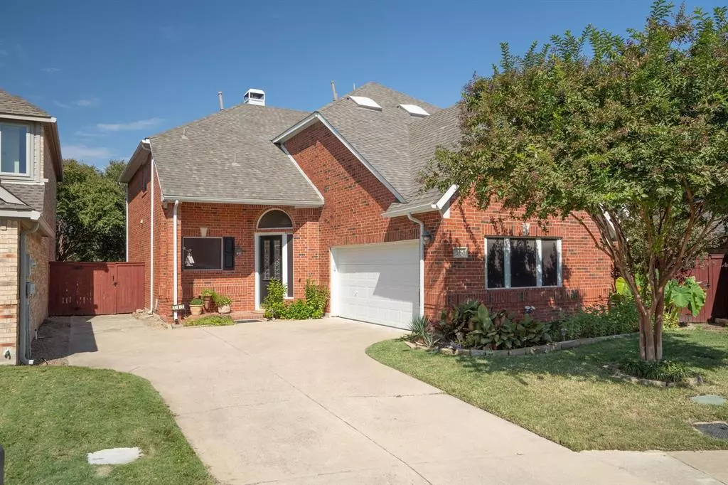 Irving, TX 75063,215 Edgestone Drive