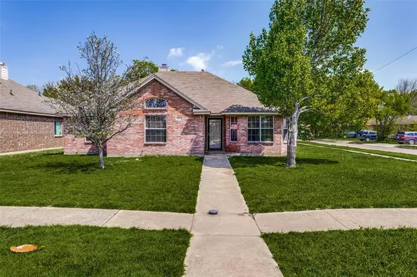 2202 Colgate Court, Lancaster, TX 75134