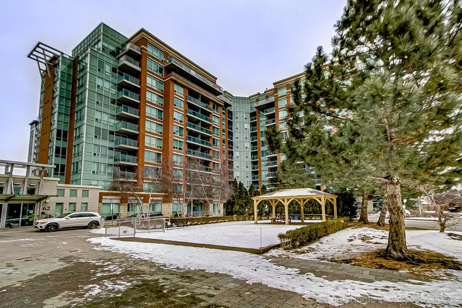 62 Suncrest BLVD #112, Markham, ON L3T 7Y6