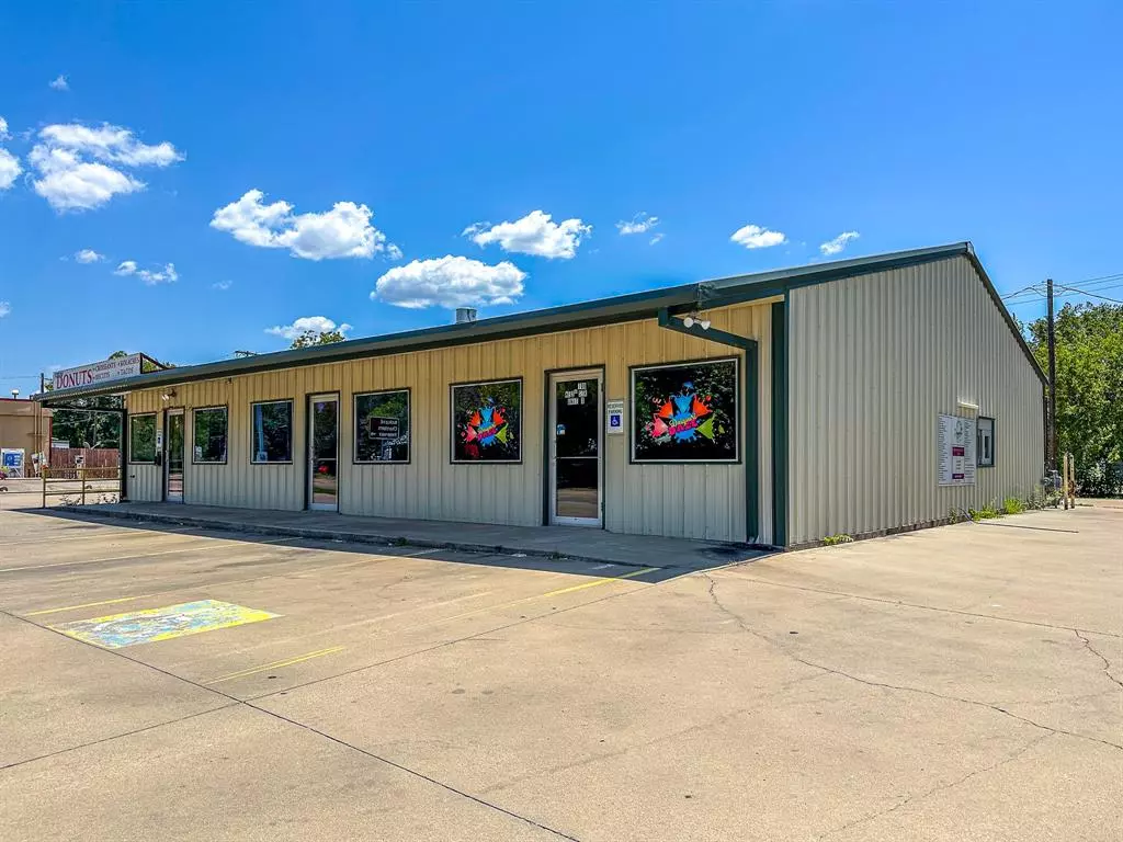 Kerens, TX 75144,100 NE 2nd Street