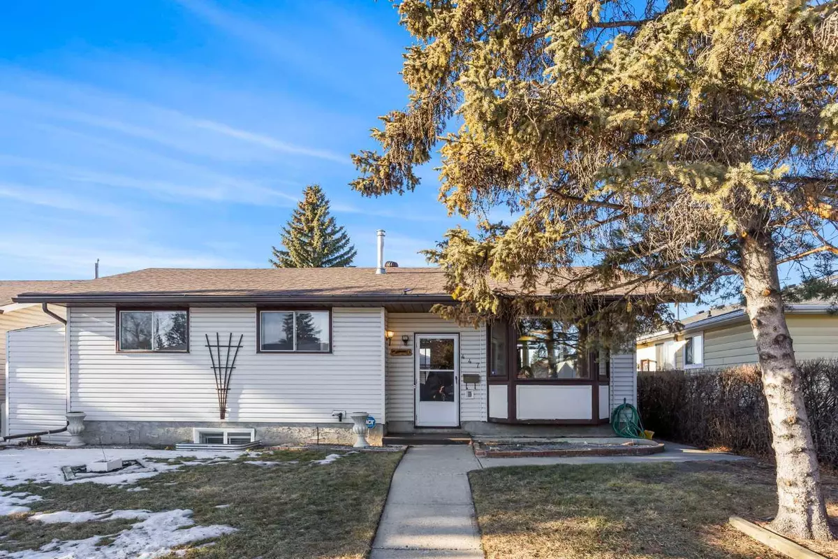 Calgary, AB T2A 4R3,447 Manora WAY NE