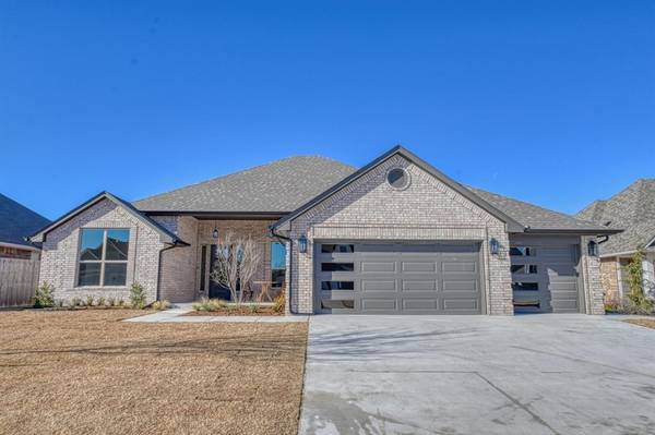 2808 Village Lake Drive, Norman, OK 73069