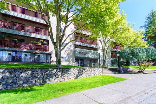 3255 Glasgow Ave #421, Saanich, BC V8X 4S4