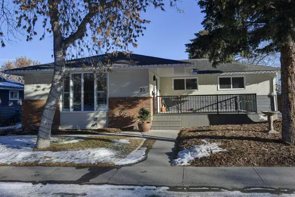 20 Hillgreen PL Southwest, Calgary, AB T2V 3L2