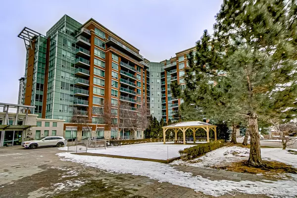 62 Suncrest BLVD #112, Markham, ON L3T 7Y6