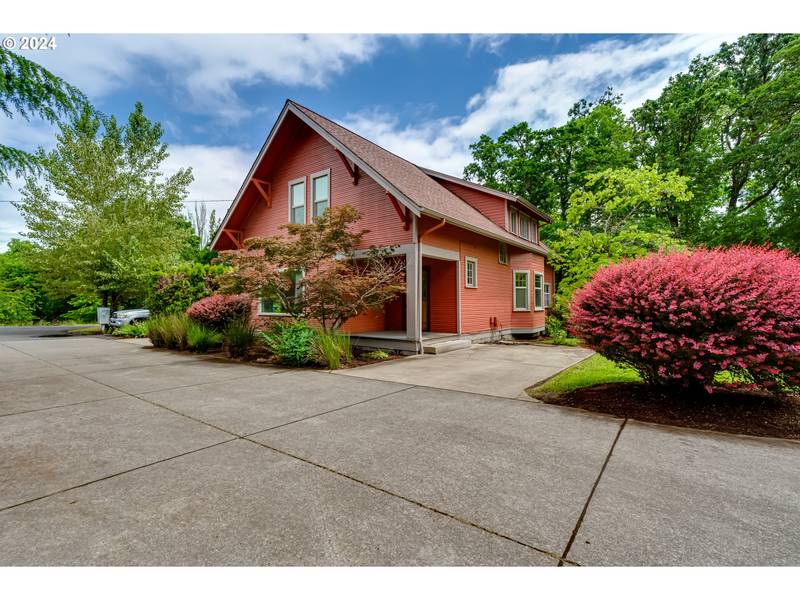 1826 LAUREL HILL DR, Eugene, OR 97403