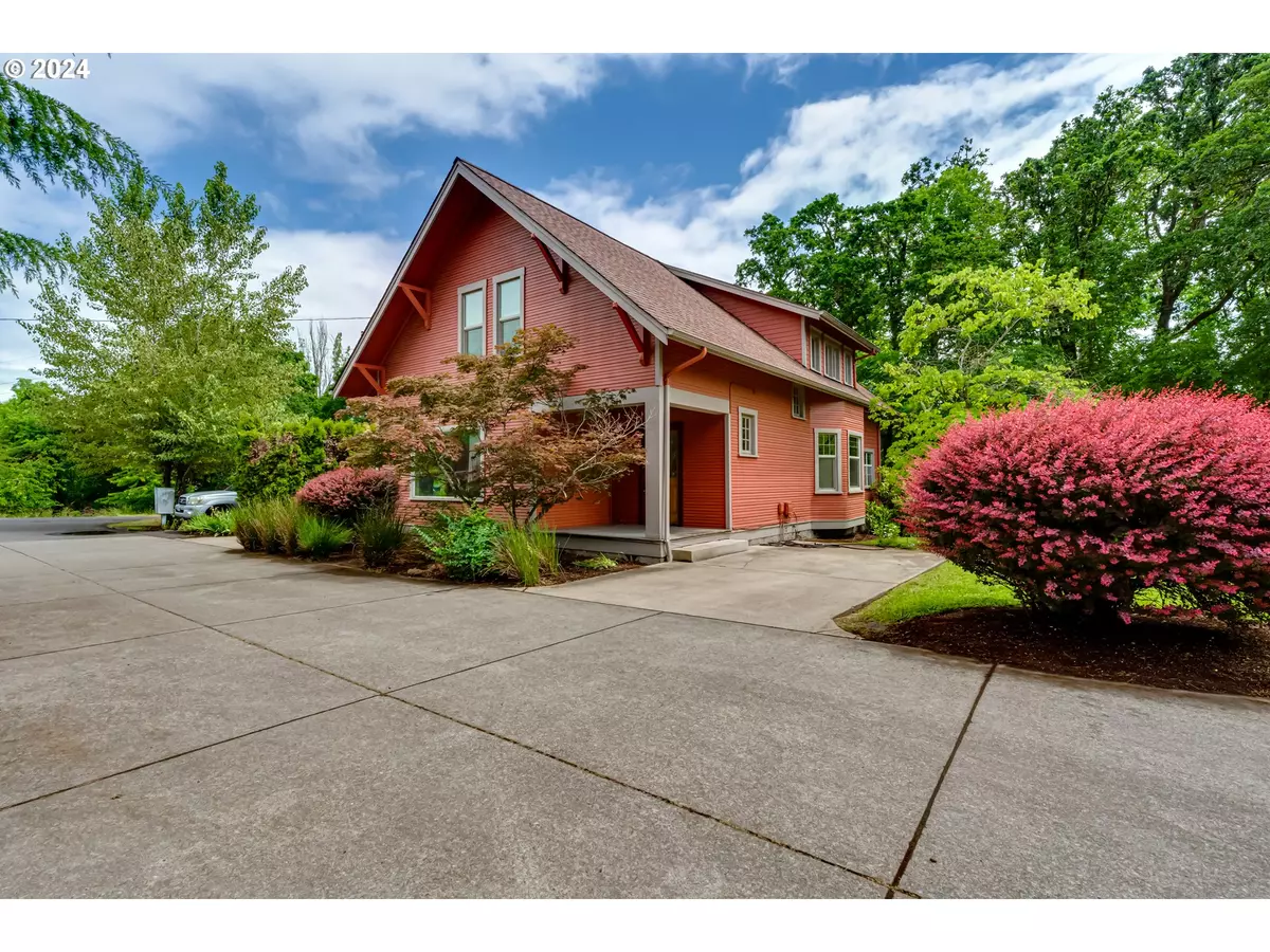 Eugene, OR 97403,1826 LAUREL HILL DR