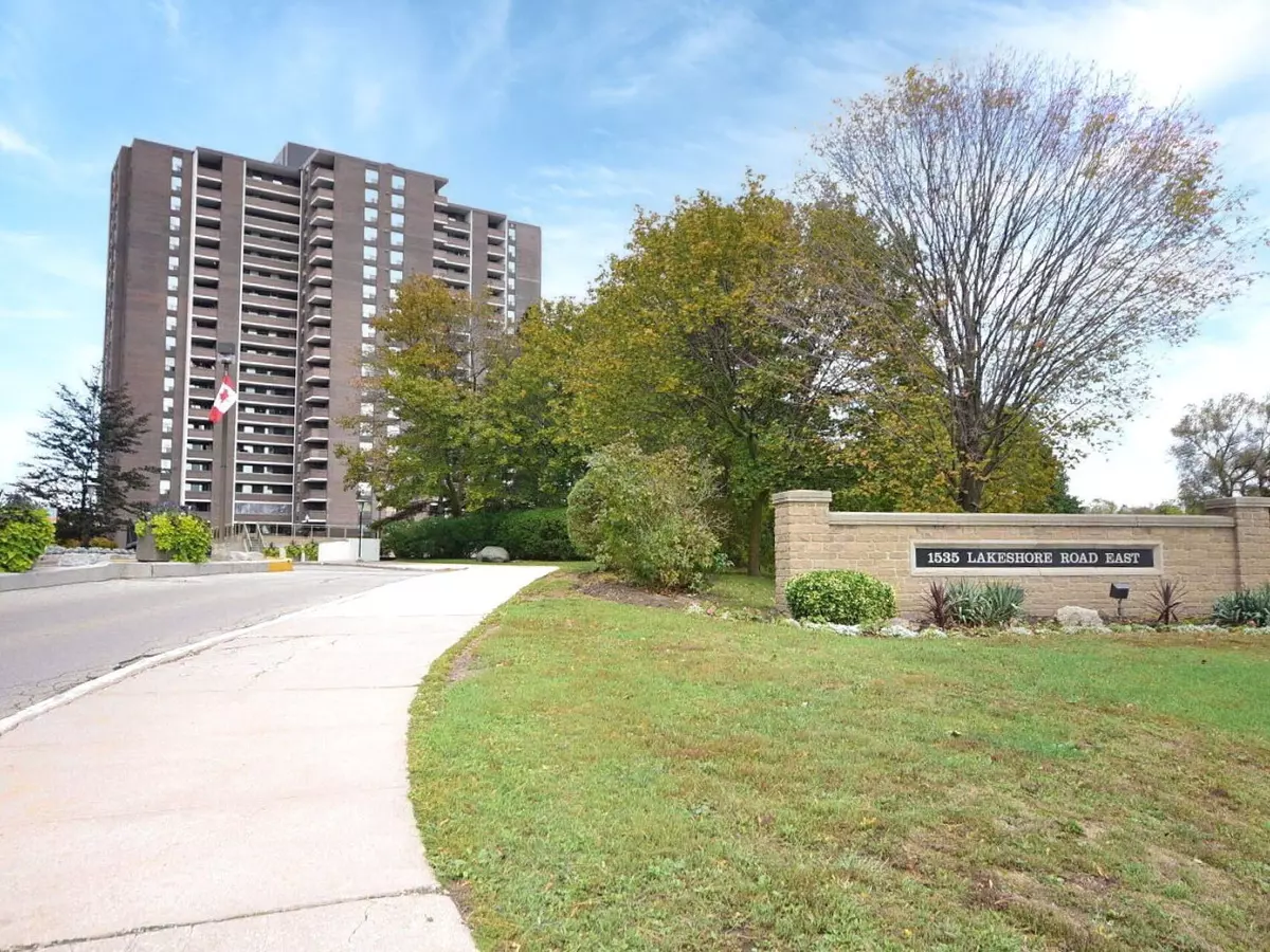 Mississauga, ON L5E 3E2,1535 Lakeshore RD E #1806