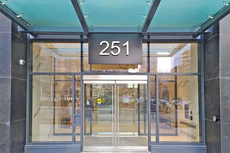 251 Jarvis ST #725, Toronto C08, ON M5A 4R6