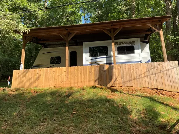 Ellijay, GA 30540,252 6th Street