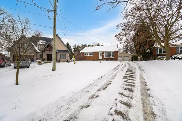 Halton, ON L9T 1X7,292 Kingsleigh CT