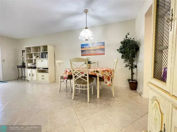 Deerfield Beach, FL 33442,321 Oakridge R  #321