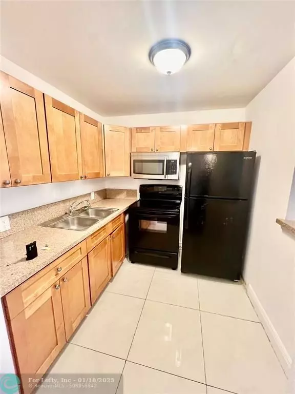 Boca Raton, FL 33434,380 Fanshaw J  #380