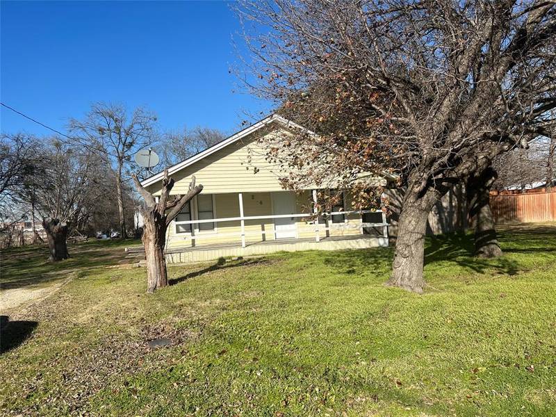 204 Wolfe Street, Ponder, TX 76259