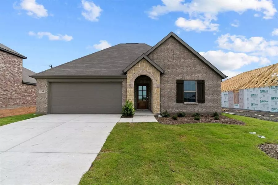 614 Ridgewood Drive, Van Alstyne, TX 75495