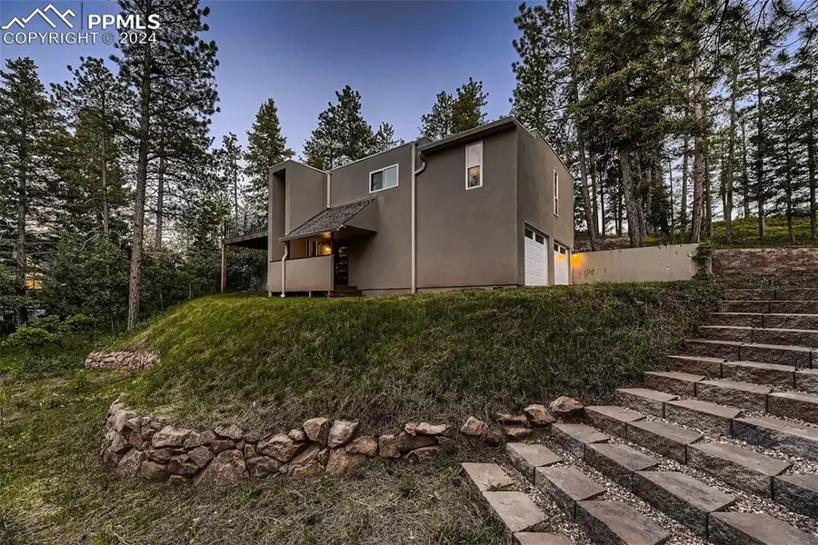 6100 Apache DR, Larkspur, CO 80118