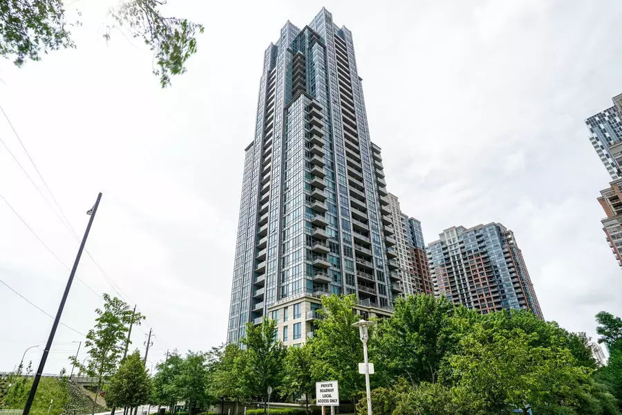 15 Viking LN #1803, Toronto W08, ON M9B 0A4