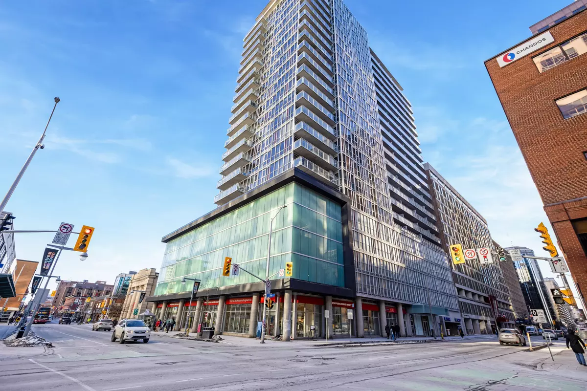 Ottawa Centre, ON K1N 6P6,324 Laurier AVE W #1908