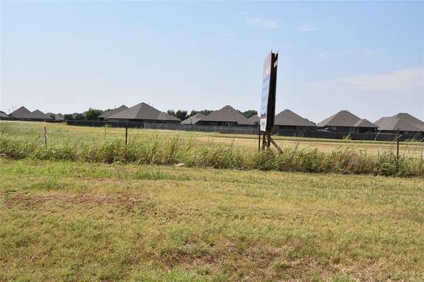 13800 N County Line Road, Yukon, OK 73099