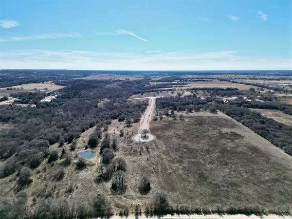 Nocona, TX 76255,286 Oak Shadow