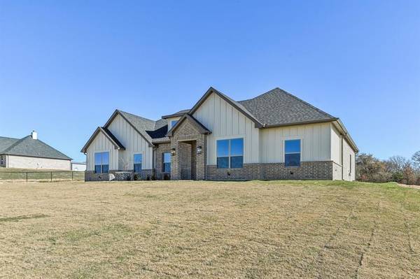 125 Aslan Road, Poolville, TX 76487