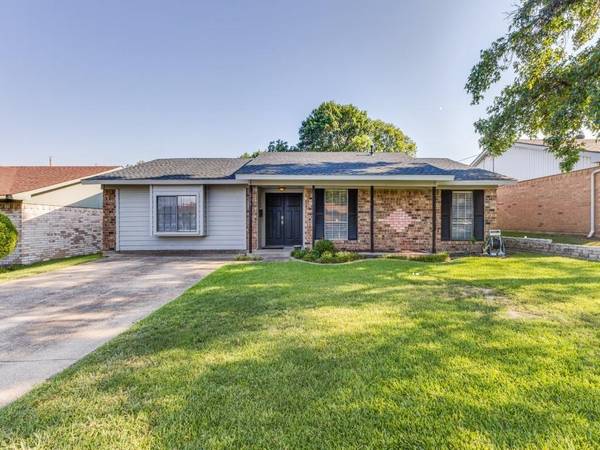 209 Melinda Drive, Mesquite, TX 75149