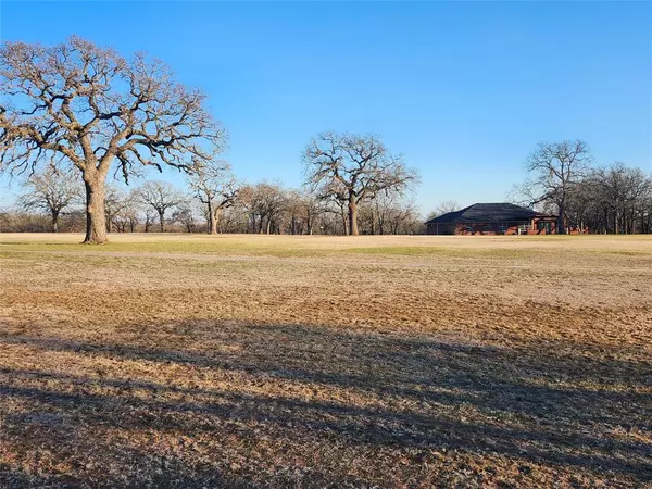 126 Diamond Oaks Drive, Nocona, TX 76255