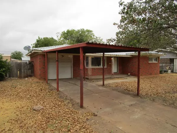 Quanah, TX 79252,406 W 15th Street