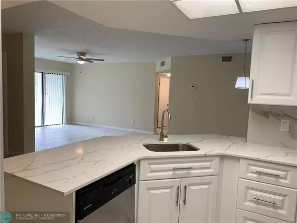 Coral Springs, FL 33071,9144 W Atlantic Blvd  #816