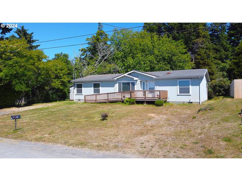 879 S MARPLE ST, Coos Bay, OR 97420