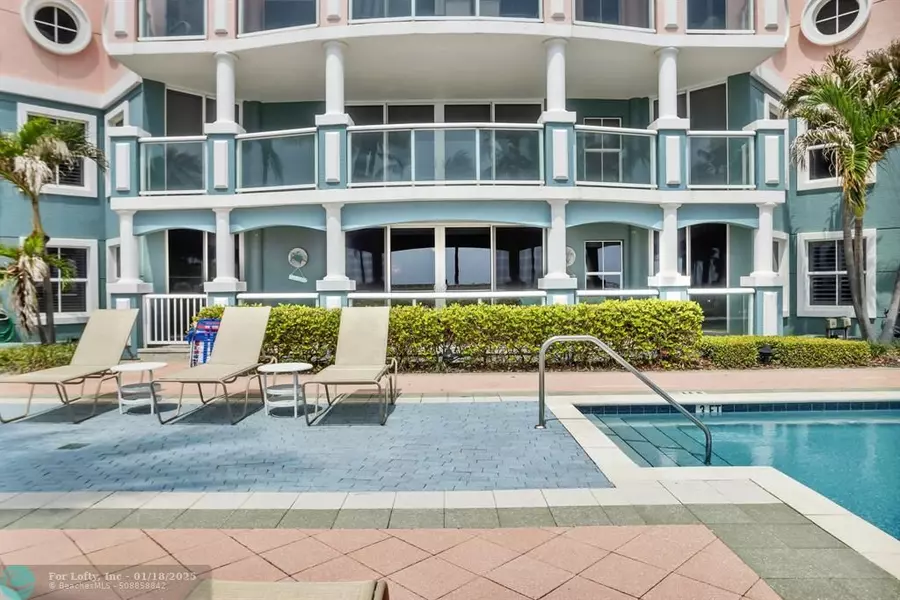 2051 SE 3rd St  #102, Deerfield Beach, FL 33441