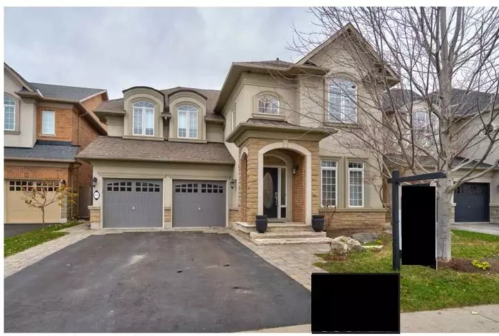 170 Tawny CRES, Oakville, ON L6L 6T4