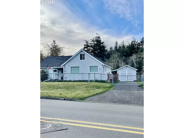 242 N SCHONEMAN ST, Coos Bay, OR 97420