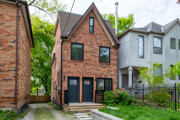 15 Ivy AVE #Main, Toronto E01, ON M4L 2H6